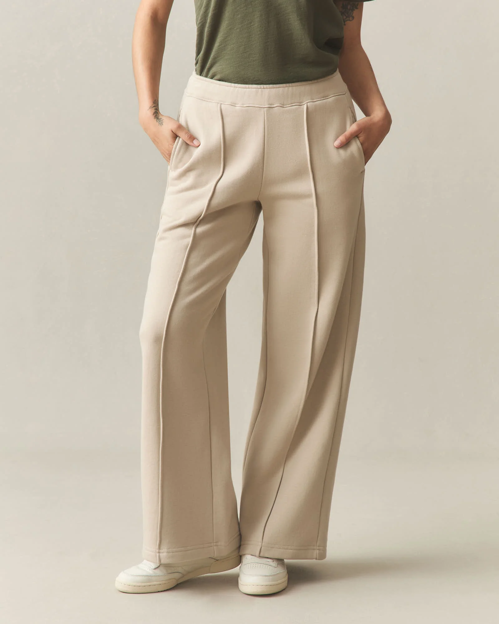 Women's Pintuck Flare Pant - Cobblestone